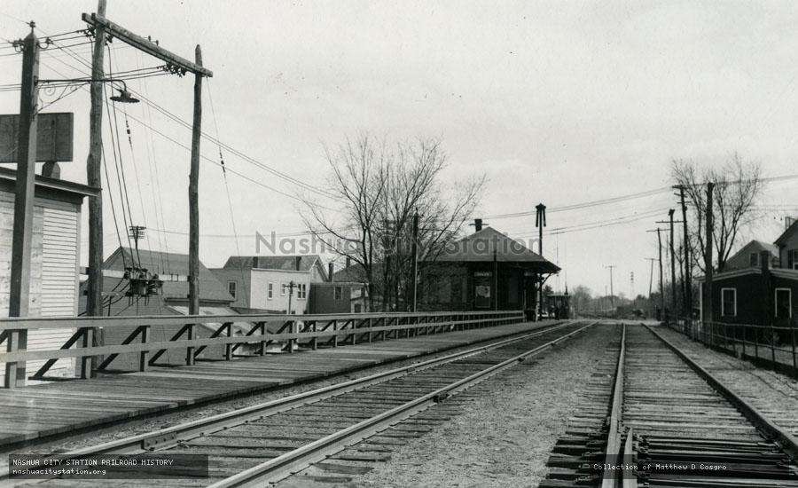 Postcard: Salem station